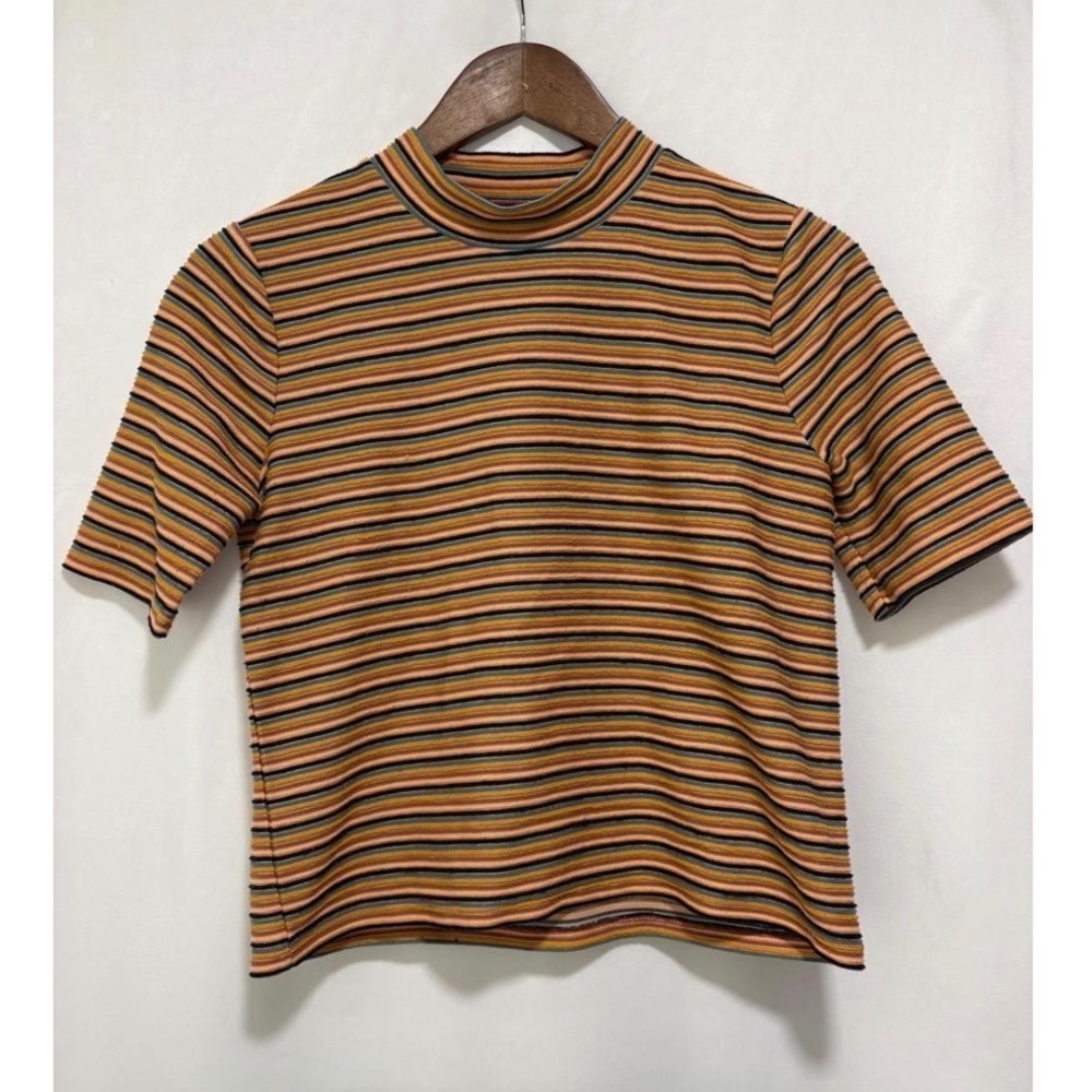 Texture & Thread Madewell Striped
Mock Neck Ribbed Top Size S